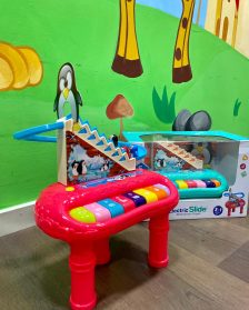 LODER PIANO ME PINGUINE